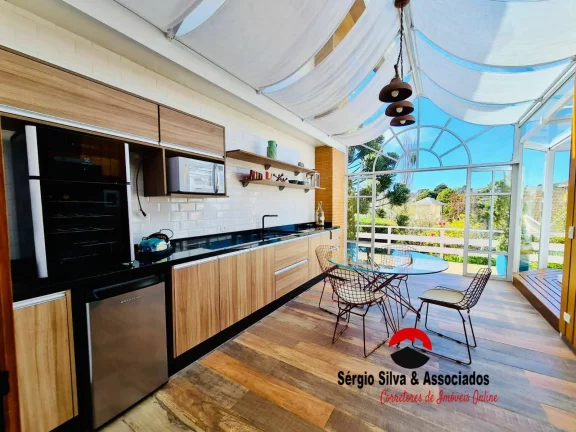 Imagem Casa a Venda na Região de Vila Capivari em Campos do Jordão - SP.