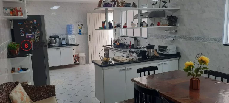 Imagem Excelente sobrado a venda na Vila Zelina, com 3 dormitórios, 1 suite com closet e terraço, 2 vagas de garagem. Próximo ao Metrô Vila Prudente.