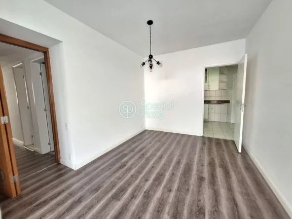 Imagem 105 metros 4 dormitórios 1 suíte 2 vagas Edifício bem localizado, com lavabo, dependência de emp...