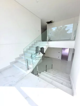 Imagem Casa de 5 Quartos, Condomínio Gran Royalle Betim