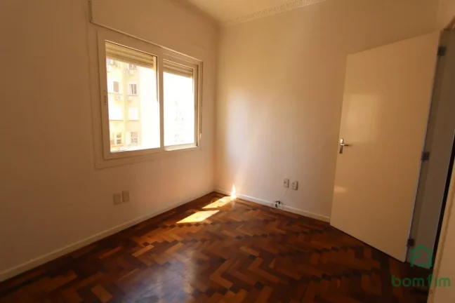 Imagem Apto de 3 dorm. um dorm. suíte, para aluguel na Bairro Bom Fim - Porto Alegre/RS.