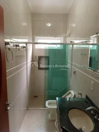 Imagem Linda casa térrea com 202 m², localizada no desejado condomínio Villagio Fiorentino. O imóvel co...