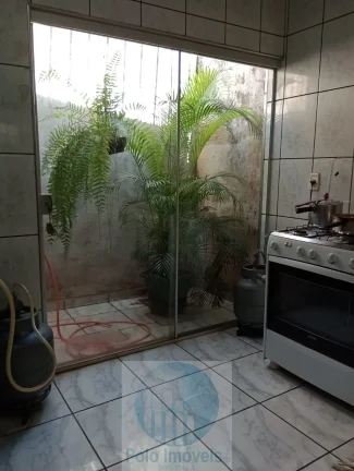 Imagem Casa térrea a venda R$ 270.000, bairro Presidente Dutra com 2 quartos sendo 1 suíte, 3 vagas de garagem em Ribeirão Preto - SP