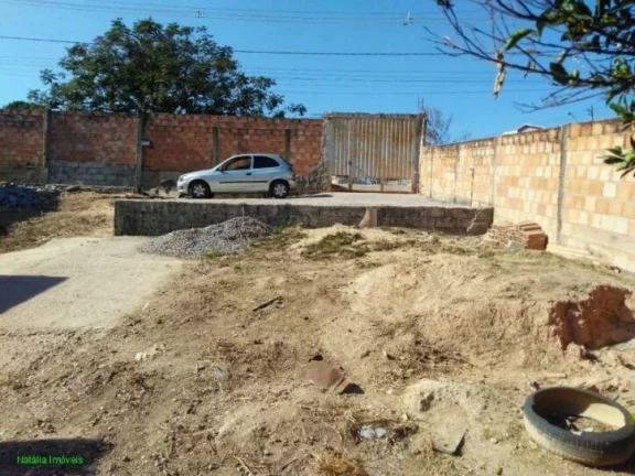 Imagem *CASA EM LOTE 360 M²
*CONSTITUÍDA POR 1 QUARTO, SALA, COZINHA, BANHEIRO, ÁREA DE SERVIÇO, VARAND...