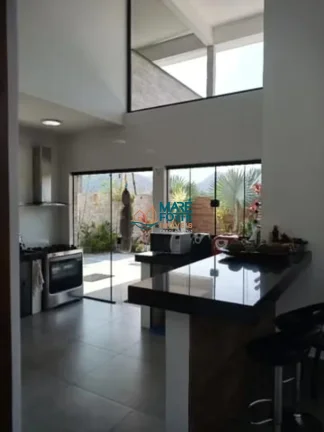 Imagem MARAVILHOSA CASA ASSOBRADA COM 4 DORMITÓRIOS EM CONDOMÍNIO FECHADO!