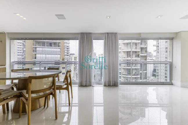 Imagem Apartamento à Venda em Vila Nova Conceição - São Paulo/SP.