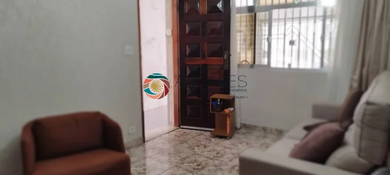 Imagem Casa com 177m², 4 quartos e 2 vagas - Excelente para todo tipo de comércio