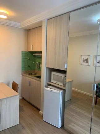 Imagem Flat para aluguel possui 27 metros quadrados com 1 quarto em Cq. César