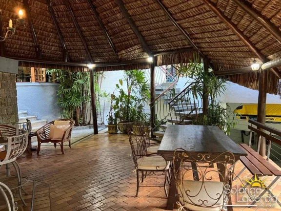 Imagem Linda - Arquitetura Diferenciada - 4 Suítes - 100 metros da Praia - 1.500 m² Terreno