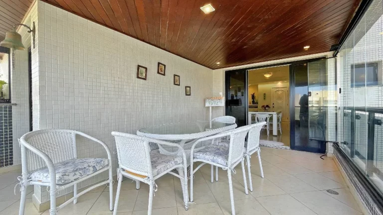 Imagem *Seu refúgio à beira-mar na Riviera: Apartamento amplo com vista para o mar