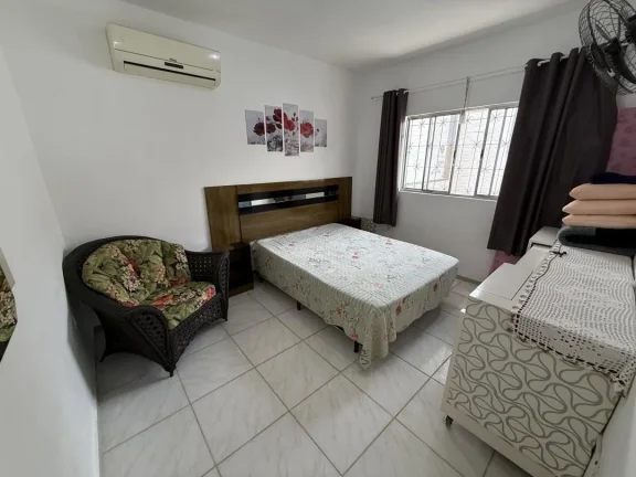 Imagem Casa semimobiliada com 130m² (terreno 208,56m²), 2 quartos (1 suíte), 2 churrasqueiras - Oportunidade imperdível localizada no bairro Armação em Penha/SC, Adriano Carpes Imóveis vende.