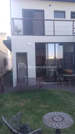 Imagem Lindo e espaçoso sobrado em condomínio residencial, com área construída de 190 m² em um terreno...