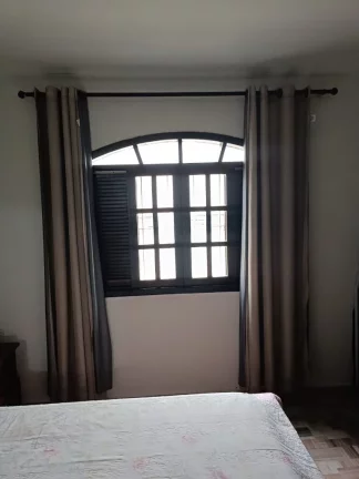 Imagem Sobrado à Venda em Santo André-SP, Bairro Casa Branca: 3 Quartos, 1 Suíte, 2 Banheiros, 2 Vagas e 120m² de Área
