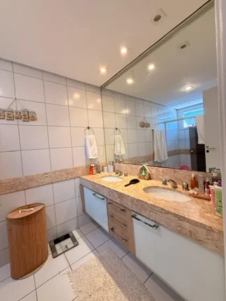 Imagem Casa de Alto Padrão à Venda em Stella Maris | 4 Suítes | 296m² | Condomínio com Acesso Privativo à Praia