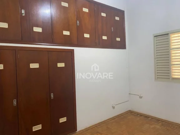 Imagem Casa com 3 dormitórios para alugar, 360 m² por R$ 3.000,00/mês - Setor Central - Itumbiara/GO