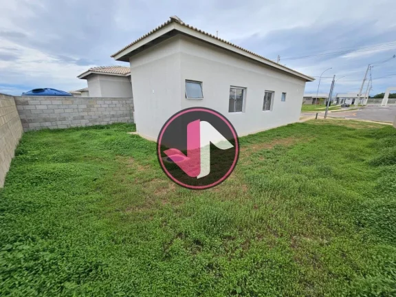 Imagem A casa dos seus sonhos está à venda em Várzea Grande, no bairro Petrópolis. Localizada no condom...
