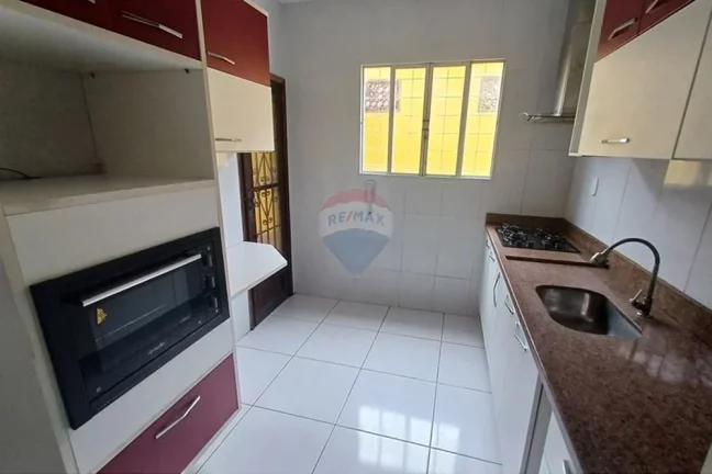 Imagem Casa em condomínio fechado,três dormitórios.