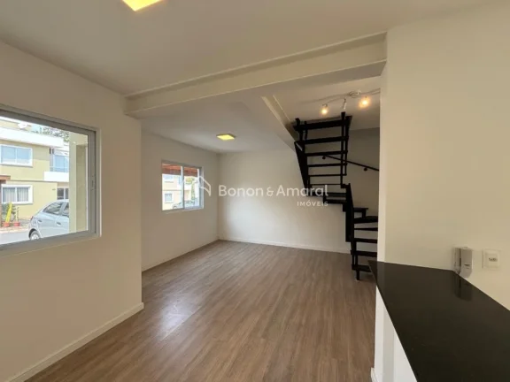 Imagem Esta encantadora casa geminada em Valinhos conta com 3 dormitórios, sendo 1 suíte. No térreo, voc...