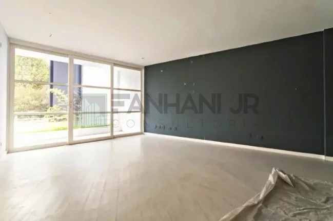 Imagem Imperdível: Casa Comercial à Venda em São Paulo-SP, Jardim Europa - 4 Salas, 4 Banheiros, 10 Vagas, 830m²!