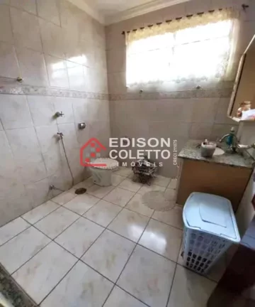 Imagem Excelente casa à venda no Jardim Elite oferece um estilo de vida charmoso e prático"