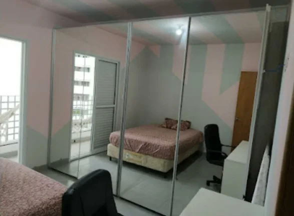 Imagem Sobrado espaçoso, recém-reformado, pronto para morar!