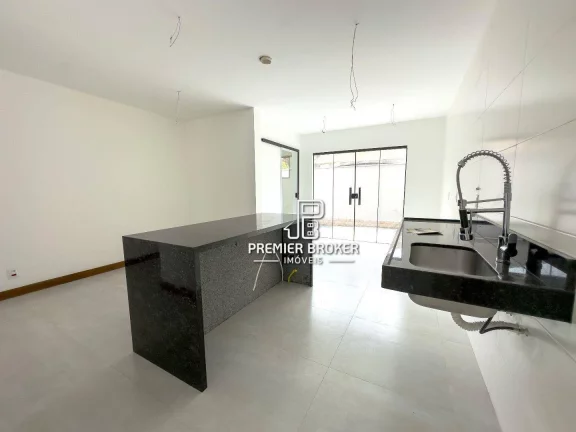 Imagem Casa com 3 dormitórios à venda, 121 m² por R$ 989.000,00 - Alto - Teresópolis/RJ
