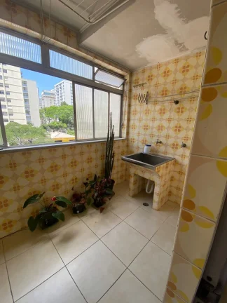 Imagem Apartamento 200 M², 4Q, 1 Suíte, Sala 2 Ambientes, 3 Banheiros, 2 Vagas, 631 Metros da estação do metrô, Brinquedoteca, Playground, Salão de Festas.