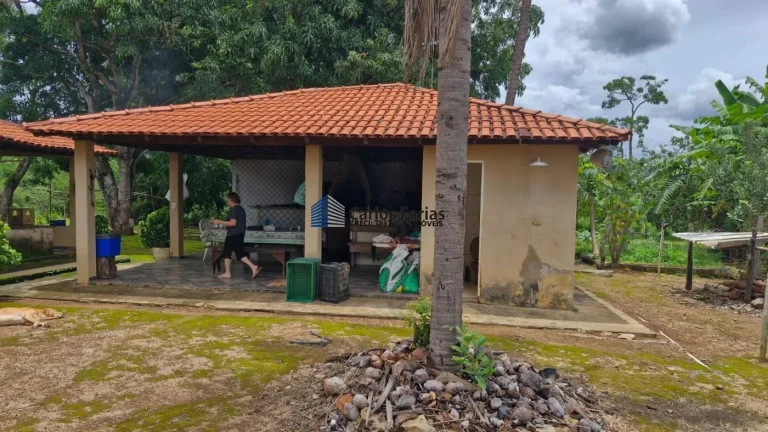 Imagem Chácara para Venda em Brasília, Setor Habitacional Tororó (Jardim Botânico), 3 dormitórios, 1 suíte, 3 banheiros, 4 vagas