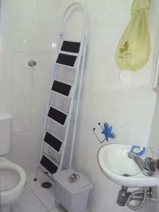 Imagem Local Nobre, Morro do Maluf, Prédio Novo, Lazer, 2 Garagens, Excelente Apartamento,50 Metros da Praia da Enseada ou Pitangueiras.