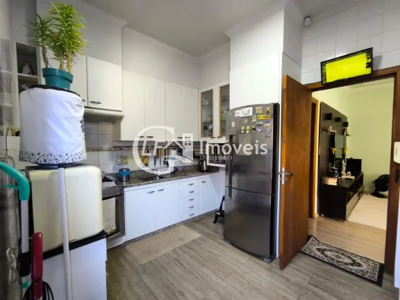 Imagem Impecável residência à venda em Campo Grande-MS, Jardim dos Estados: 3 quartos, 1 suíte, 2 salas, 2 banheiros, com edícula, 4 vagas de garagem, 210m².