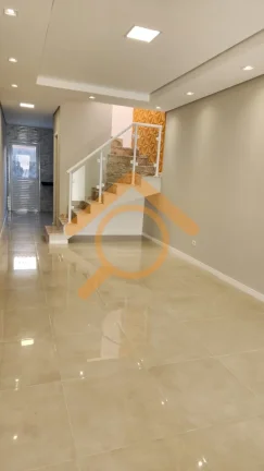 Imagem Residência de Luxo na Vila São Pedro: 3 Quartos, 1 Suíte, 2 Salas, 3 Banheiros, 2 Vagas de Garagem, 110m² - São Paulo-SP.
