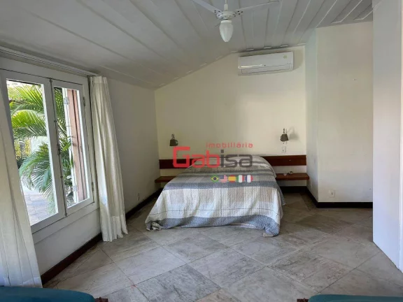 Imagem Casa com 6 dormitórios à venda, 455 m² por R$ 12.000.000,00 - Praia da Ferradura - Armação dos Búzios/RJ