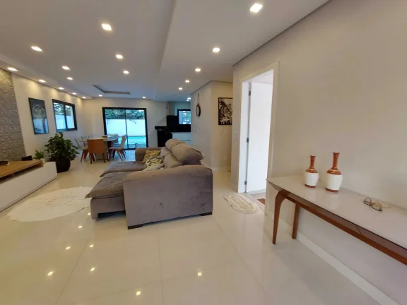 Imagem Casa Sobrado semimobiliada com 3 dormitórios sendo 1 suíte e 2 vagas, Pirabeiraba, Joinville/SC