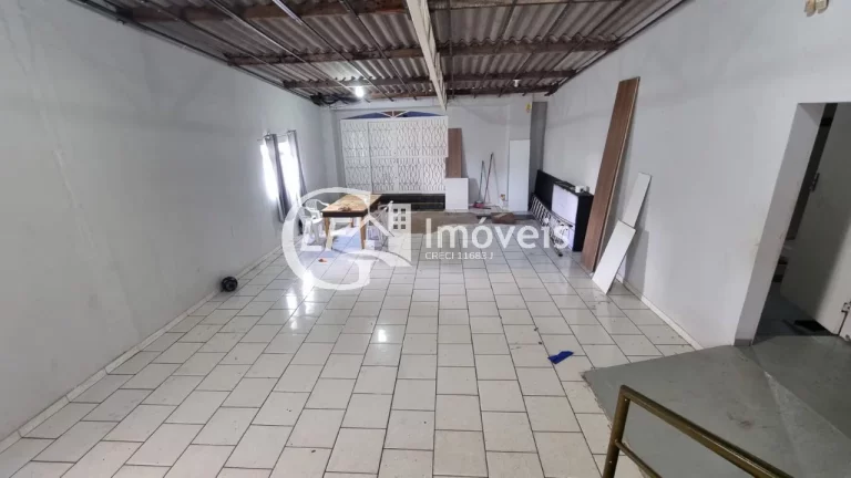 Imagem Oportunidade Imperdível ? Salão Comercial com 3.700m² Localização Estratégica na Rua Dom Aquino ? Em Frente à Praça das Araras (Cabeça de Boi)