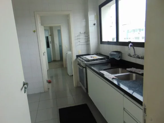 Imagem Cobertura duplex com mobília, 03 suítes sendo 01 suíte master, 300 m² de área útil, 01 sala ampla para 2 ambientes, imóvel bem localizado