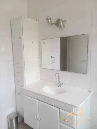 Imagem Excelente Casa à Venda no Boqueirão em Santos: Espaço, Conforto e Comodidade em um Sobrado Charmoso