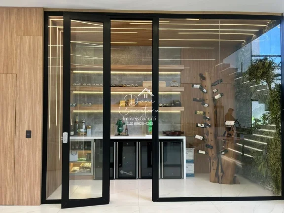 Imagem Luxuosa Casa nova e atualizada em Condomínio à Venda no Jardim Acapulco, Guarujá-SP: 6 Quartos, 6 Suítes, 3 Salas, 7 Banheiros, 6 Vagas, 530m²