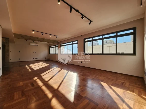 Imagem APTO ESPAÇOSO COM 180 M², 3 SUÍTES, REFORMADA E IMPECÁVEL COM INFRA PARA AR COND, 2 VAGAS DETERMINADAS E 16º ANDAR - JD PAULISTA