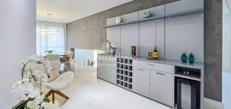 Imagem Casa à Venda de Esquina em Alphaville | 550m² - 4 suítes | R$5.500.000 - Alpha Conde (próx. Padaria Quinta do Marquês)