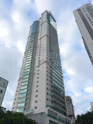 Imagem Apartamento com 03 suítes no Centro de Balneário Camboriú