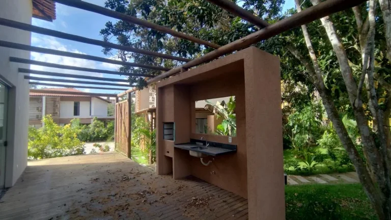 Imagem Oportunidade: Casa em Condomínio com Piscina na Praia do Forte - Venda!