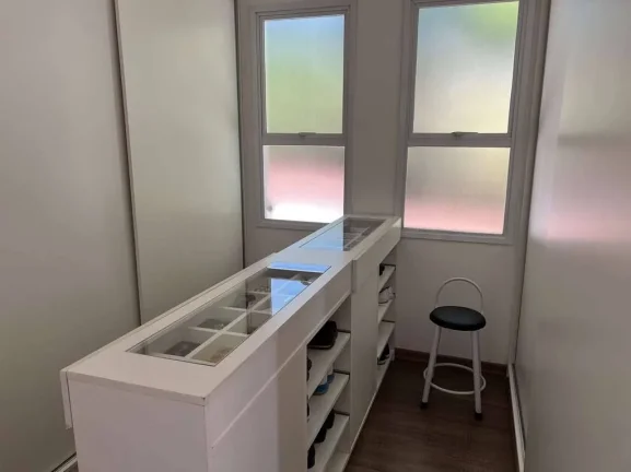 Imagem Jd Colonial - Nova, moderna, 4 suítes e 7 vagas cobertas!