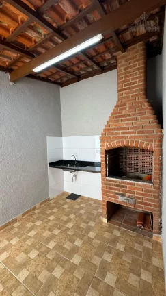 Imagem Casa Geminada com Suíte, Churrasqueira e 2 Vagas – Maracanã PG