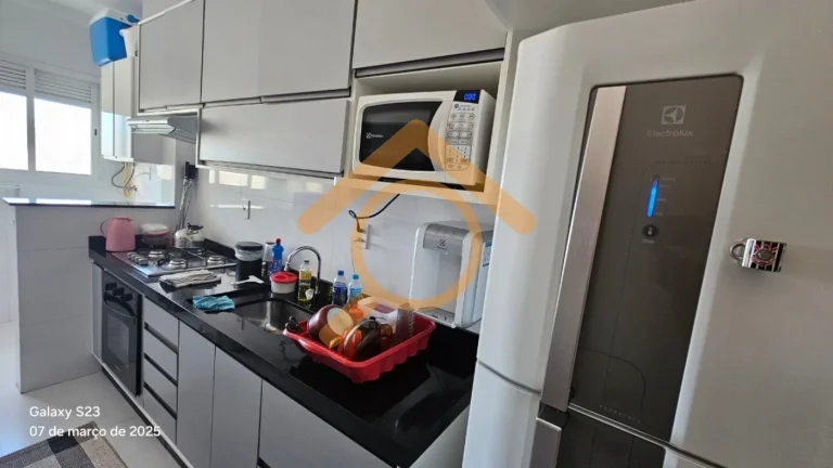 Imagem Apartamento à venda no Canto do Forte, Praia Grande-SP: 2 quartos, 1 suíte, 2 salas, 3 banheiros, 1 vaga, 85m². Venha conferir!