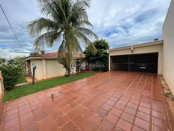 Imagem Impecável Casa à Venda na Orla Morena em Campo Grande-MS: 4 Quartos, 1 Suíte, 4 Salas, 2 Banheiros, 7 Vagas, 289,61 m²!
