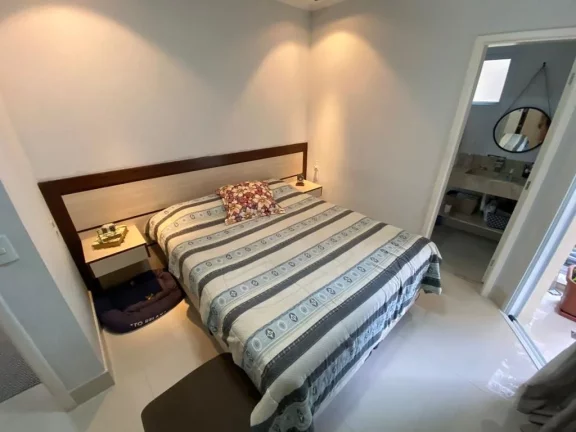 Imagem PITANGUEIRAS - APARTAMENTO REFORMADO COM LAZER, SÃO 3 DORMITÓRIOS SENDO 1 SUÍTE, 1 QUADRA DA PRAIA.