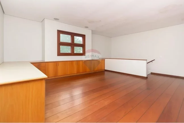 Imagem Casa com 4 suítes e 426 m² construídos, com piscina no melhor da Vila Ida
