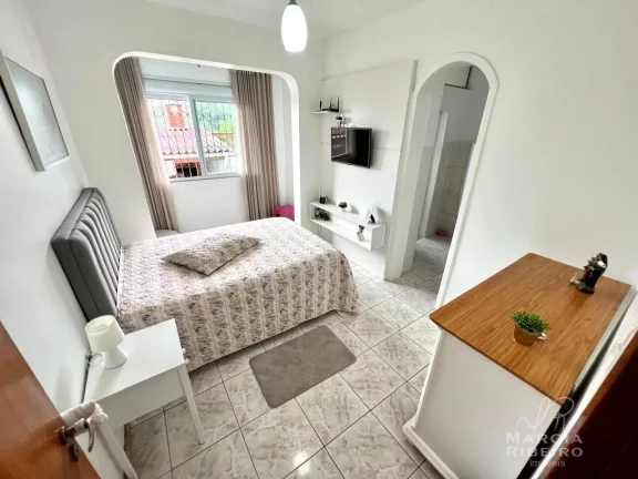 Imagem Casa com Piscina na Trindade
