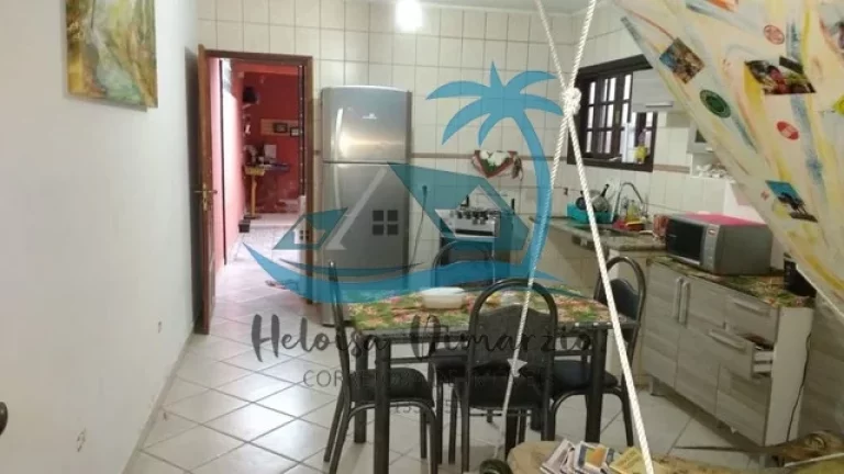 Imagem Sobrado com 98m² a venda na Barra da Lagoa em Ubatuba, 2 dormitórios, 3 banheiros, 3 vagas de garagens.