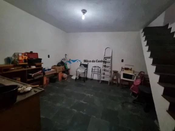 Imagem Sobrado à Venda com 3 dormitórios, 1 suíte, 2 vagas, com 190m², Jd Ocara em Santo André